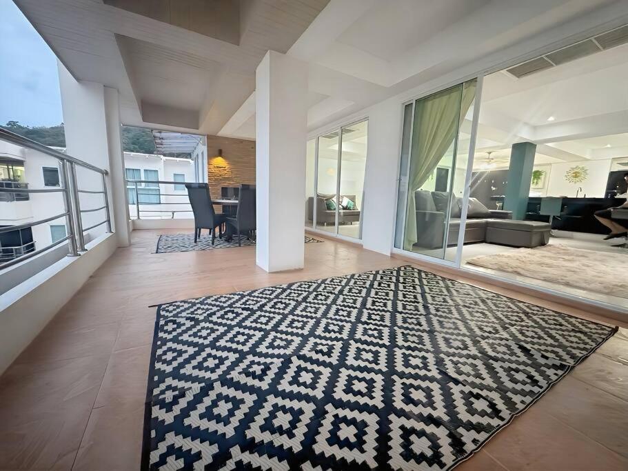 4 Bed Penthouse With 3 Terraces Διαμέρισμα Patong Εξωτερικό φωτογραφία